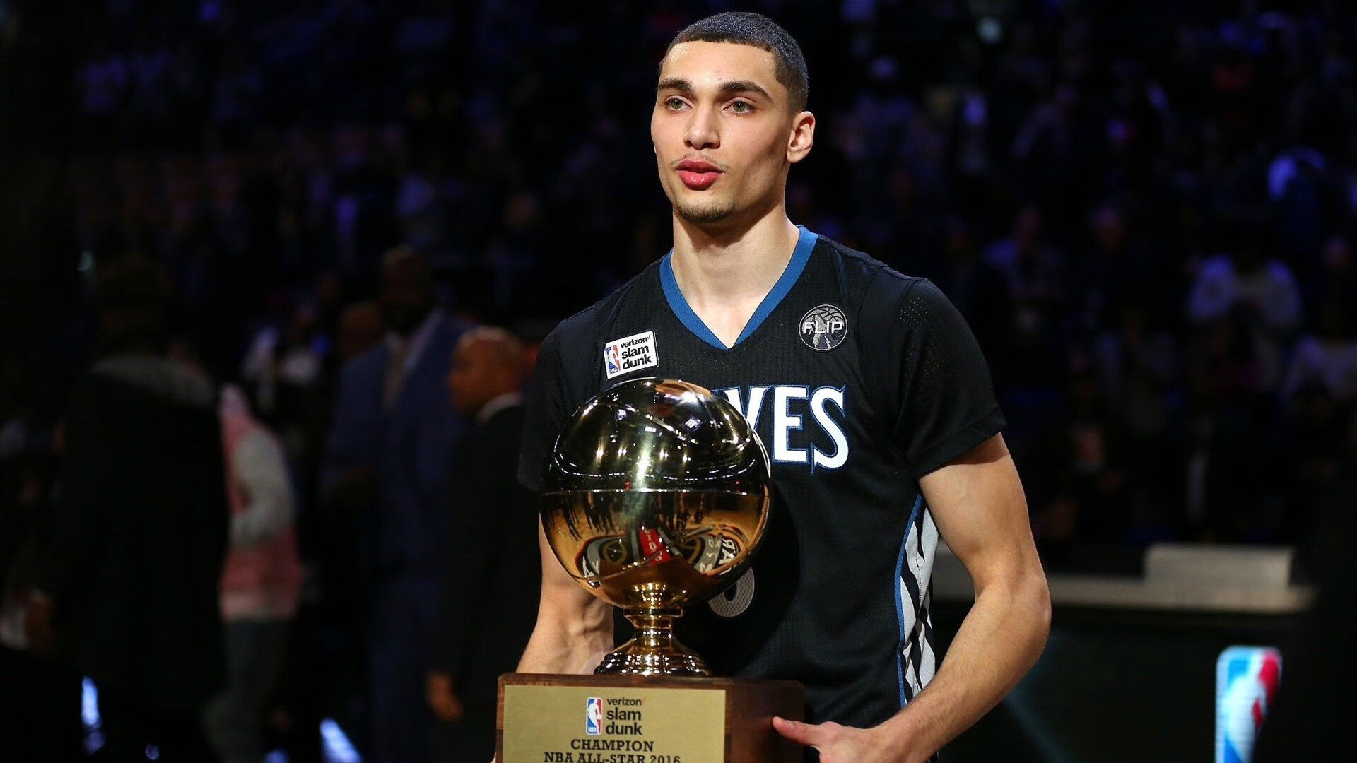 【大谷翔平的双向奇迹】投打表现完美结合助队逆袭，大谷翔平破纪录