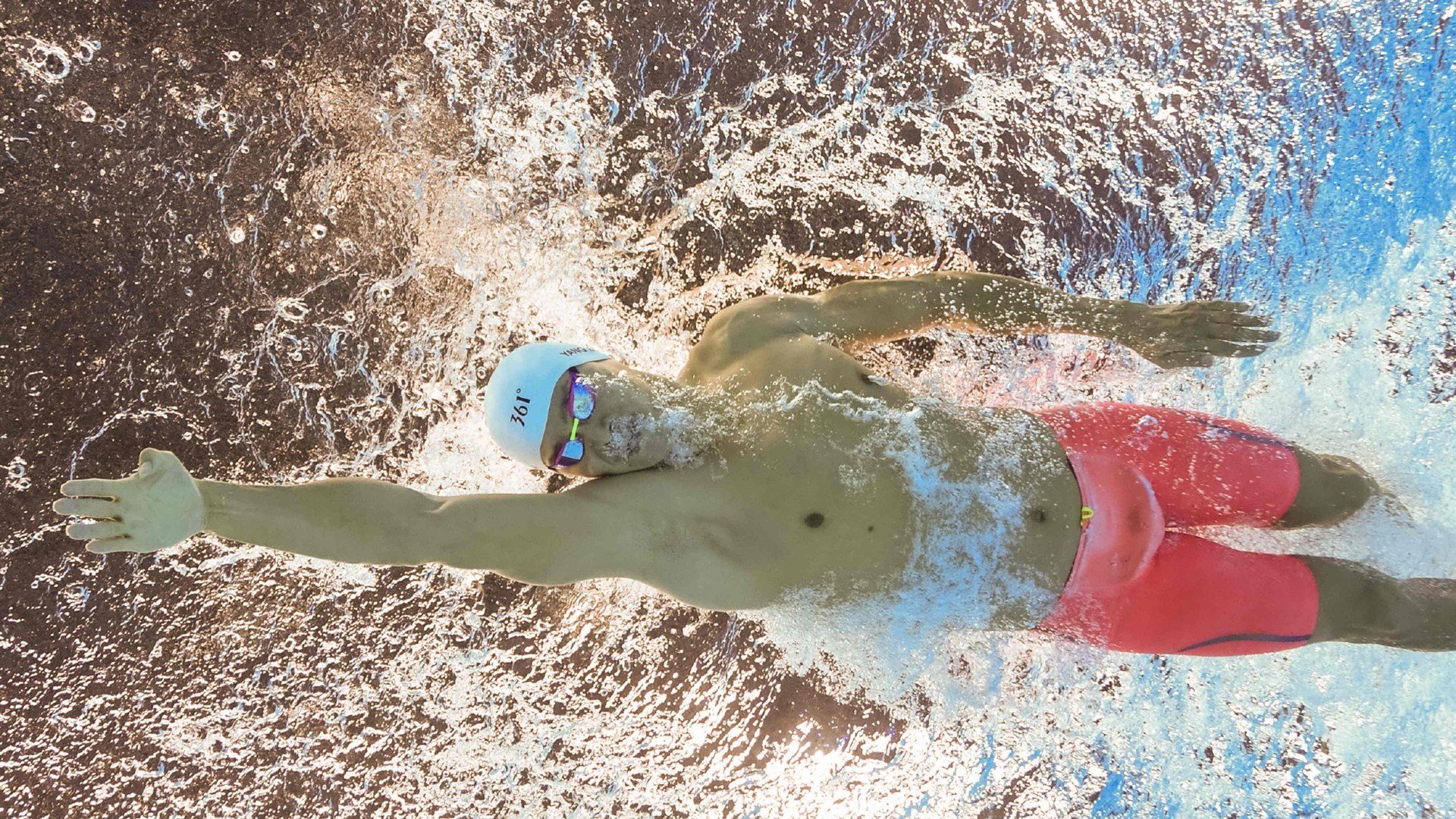 橄榄球赛场上的奇迹逆转，让人屏息，橄榄球比赛视频片段